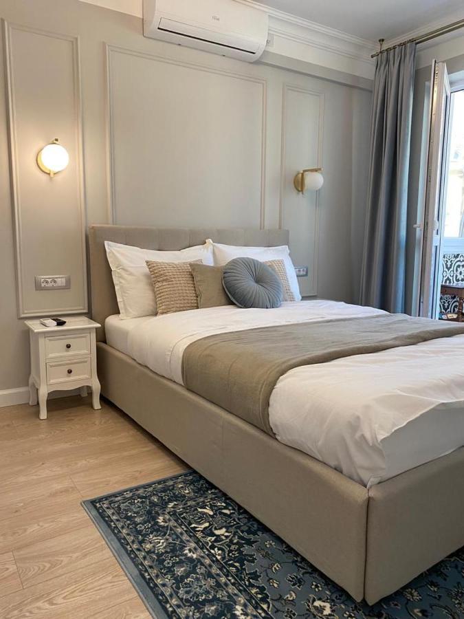 Central Spacious Apartment With Balcony - Alba Carolina Alba Iulia Ngoại thất bức ảnh